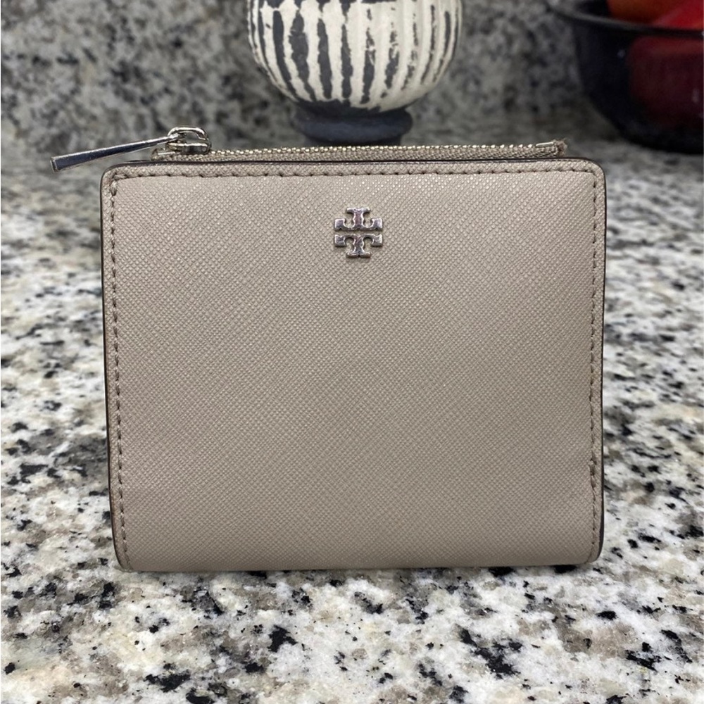 Tory Burch wallet